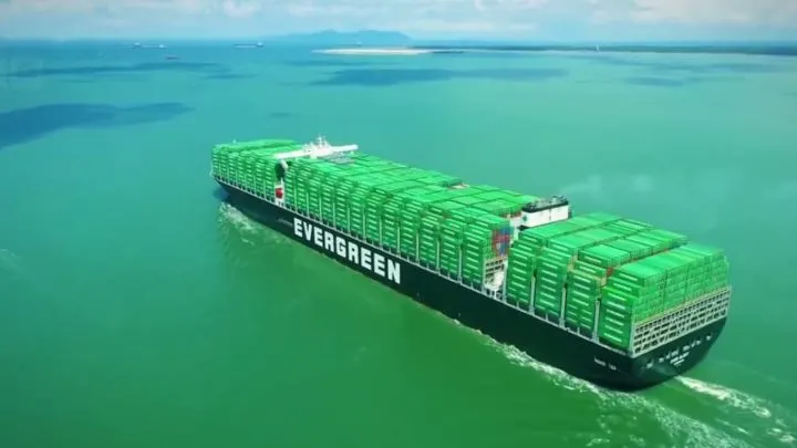 How Many Containers on a Container Ship?