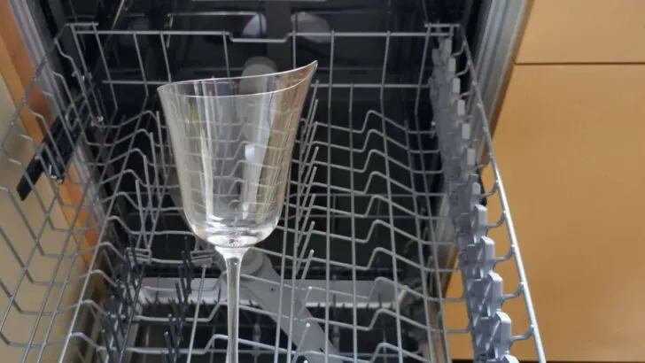 Can You Put Crystal Glasses in The Dishwasher
