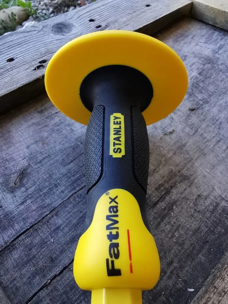 Stanley Fatmax Cold Chisel with Guard:  a good tool!
