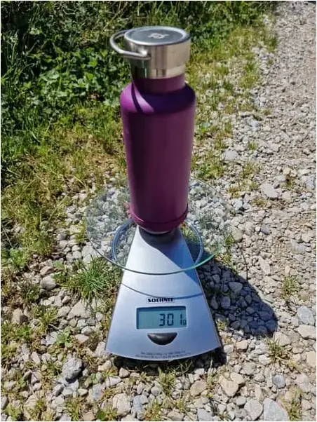 Metal hiking bottle in Stainless Steel