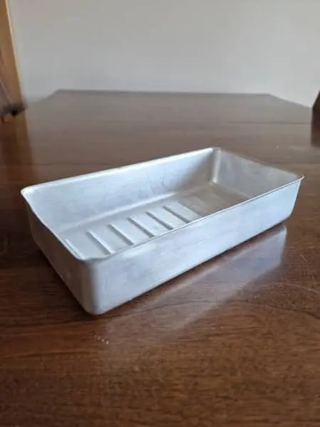 Aluminum dishes or trays for freezing food